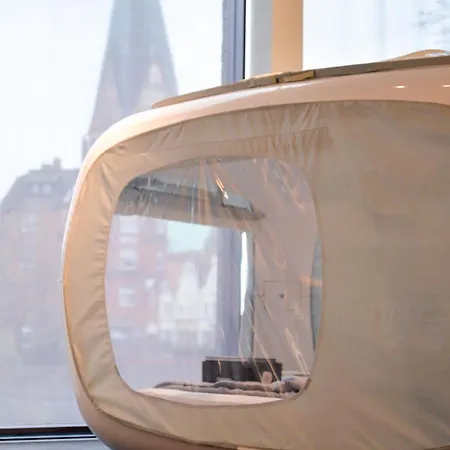 One Night In A Museum - Luna Sleep Cube Luxury tent