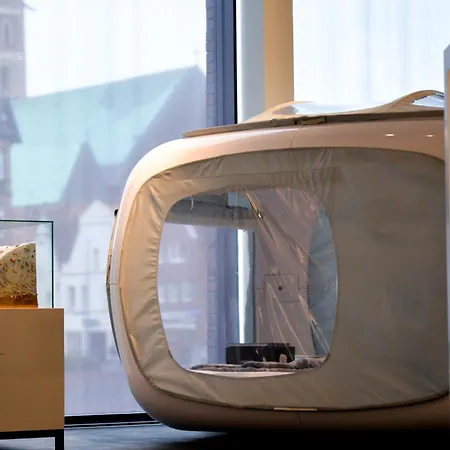 One Night In A Museum - Luna Sleep Cube Luxury tent *